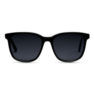 Dame solbriller med store, sorte linser.