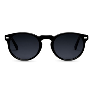 Retro solbriller med kraftigt, sort stel og sorte, polaroide linser. Unisex model.