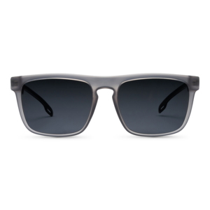 Moderne solbrille til herrer i wayfarer-stil med polaroide linser.