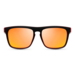 Moderne solbriller til herrer i wayfarer-stil med polaroide linser.